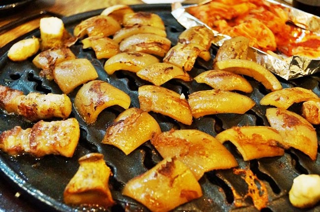 Da heo nướng, món nhậu cực “bén” tại Hàn Quốc 