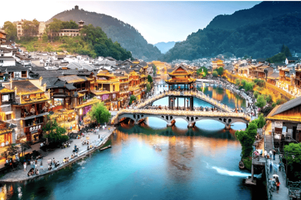 CHƯƠNG TRÌNH THAM QUAN DU LỊCH ÂN THI – TUYÊN ÂN PHƯỢNG HOÀNG CỔ TRẤN – TRƯƠNG GIA GIỚI THỜI GIAN: 06 NGÀY 05 ĐÊM HÀNG KHÔNG: VIETJET AIR (VJ)