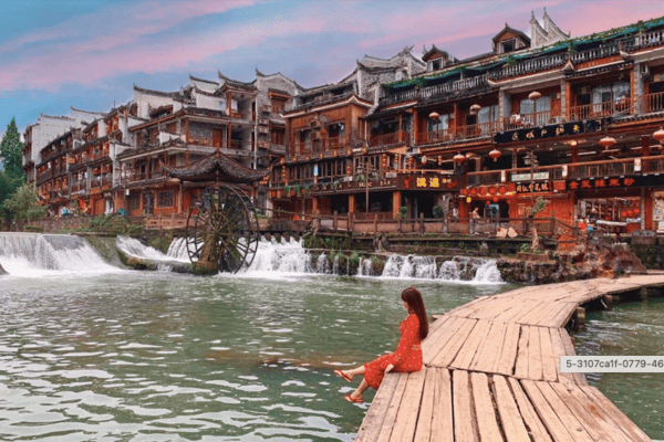 CHƯƠNG TRÌNH THAM QUAN DU LỊCH ÂN THI – TUYÊN ÂN PHƯỢNG HOÀNG CỔ TRẤN – TRƯƠNG GIA GIỚI THỜI GIAN: 06 NGÀY 05 ĐÊM HÀNG KHÔNG: VIETJET AIR (VJ)