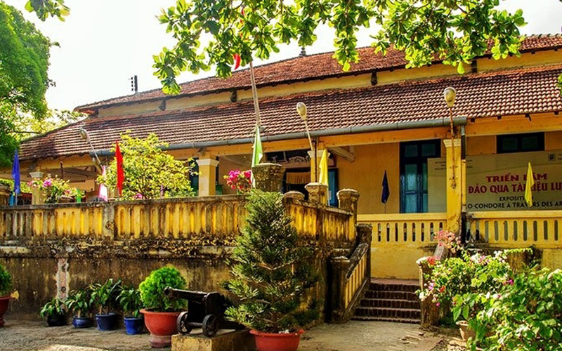 TOUR CÔN ĐẢO